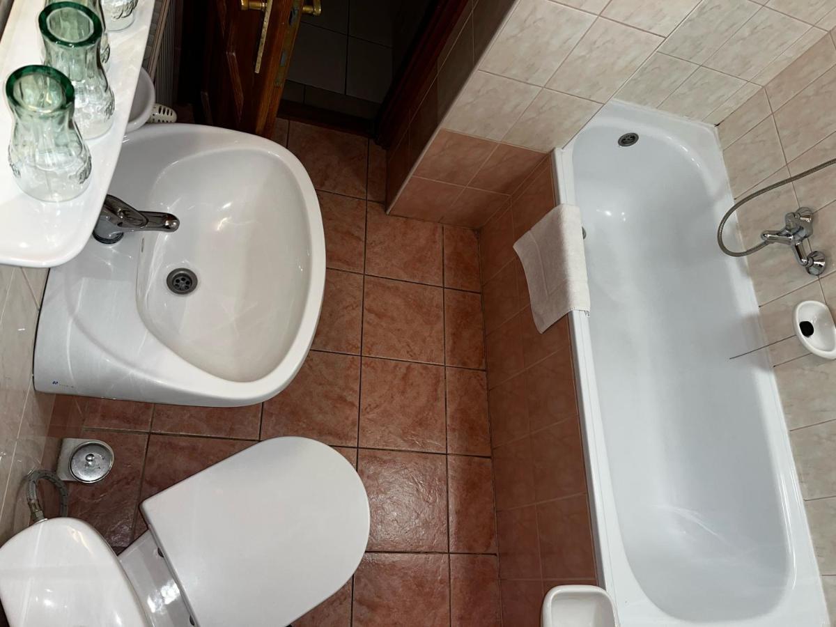 Hotel Kenguru Panzio 3*